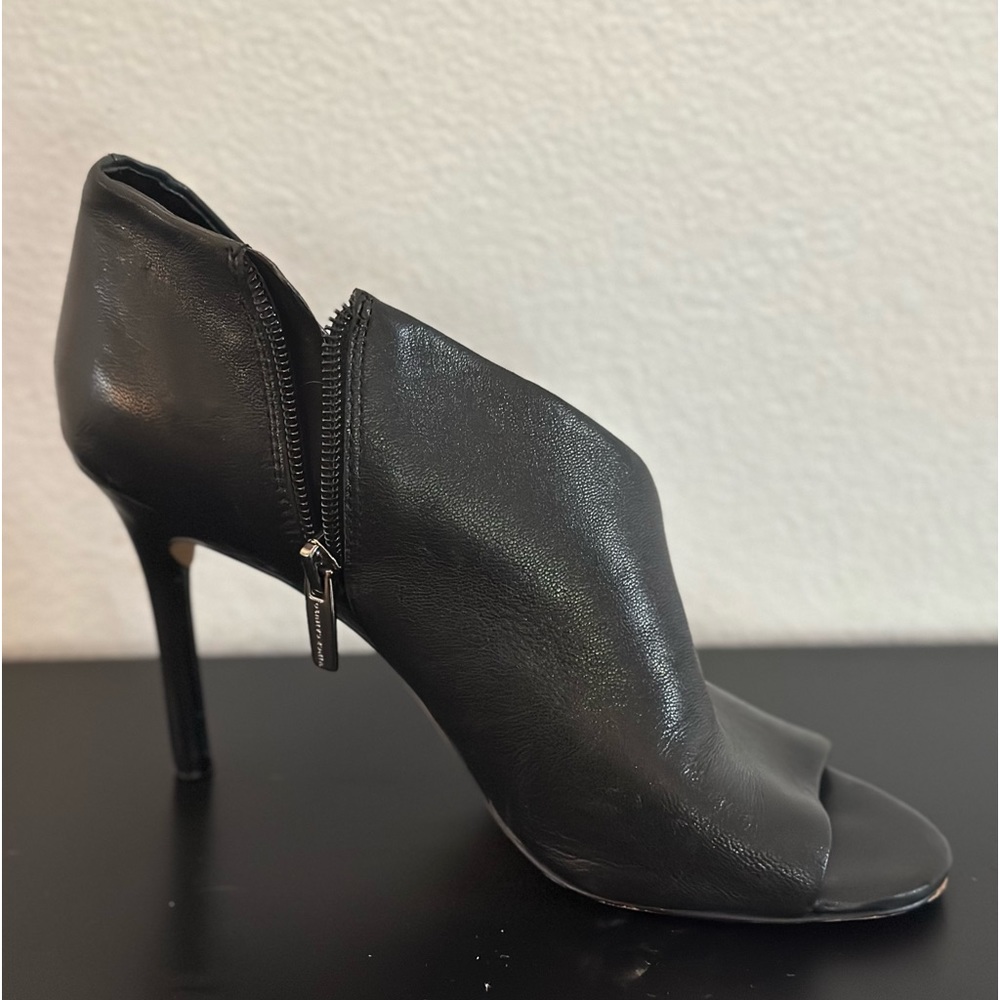 Vince Camuto Soft leather heels